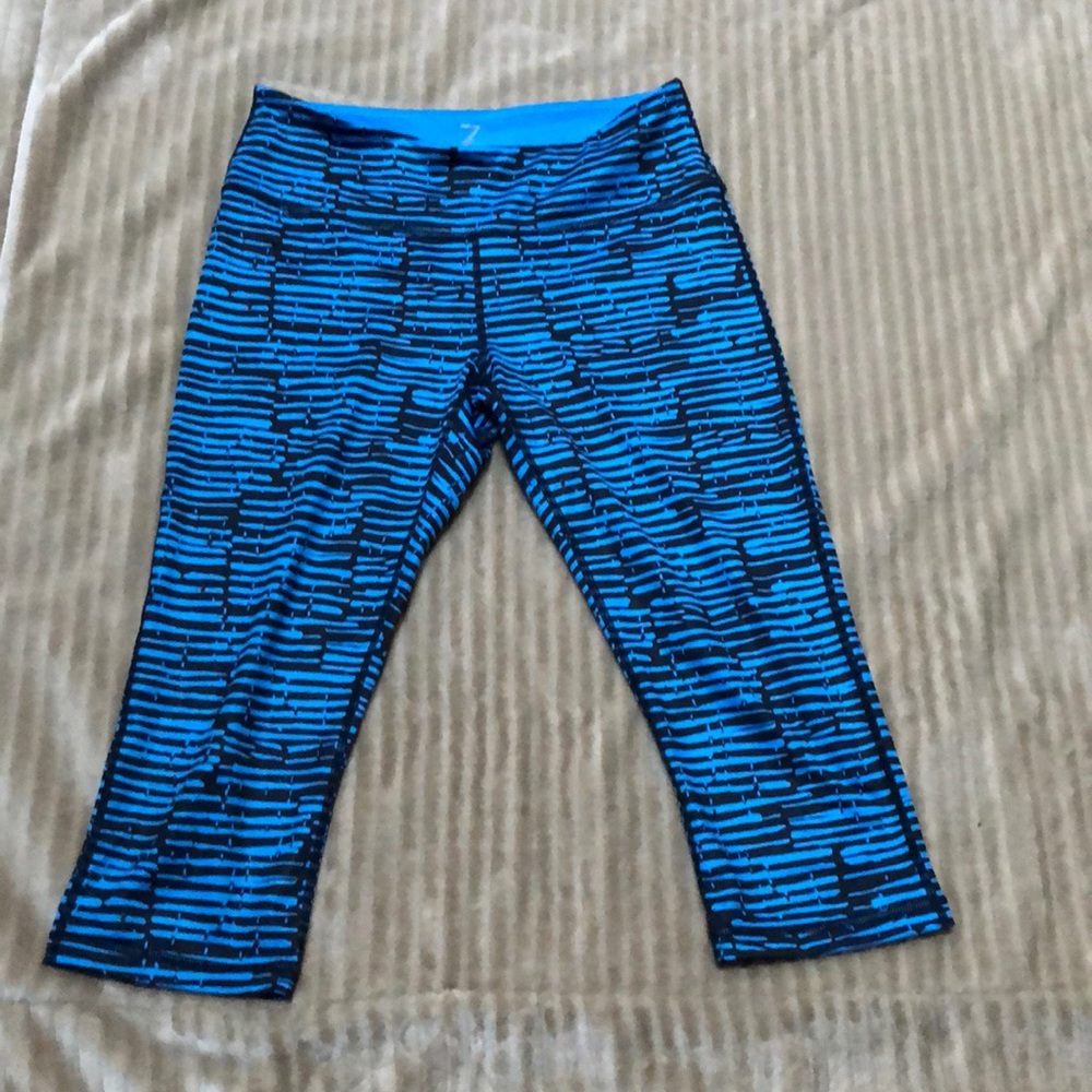 Z by Zella cropped blue and Black leggings
